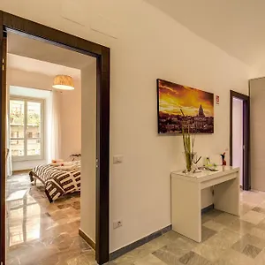 https://domus-vita-romana.it-romehotels.com