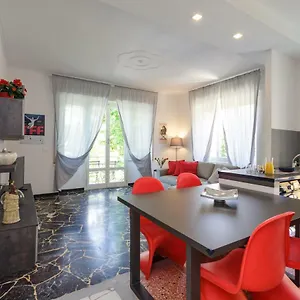 https://casa-celine-chiavari.hotelitalianriviera.com