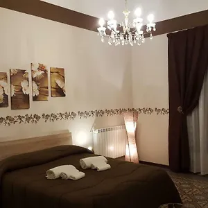 Apartment Sweet, Cefalu