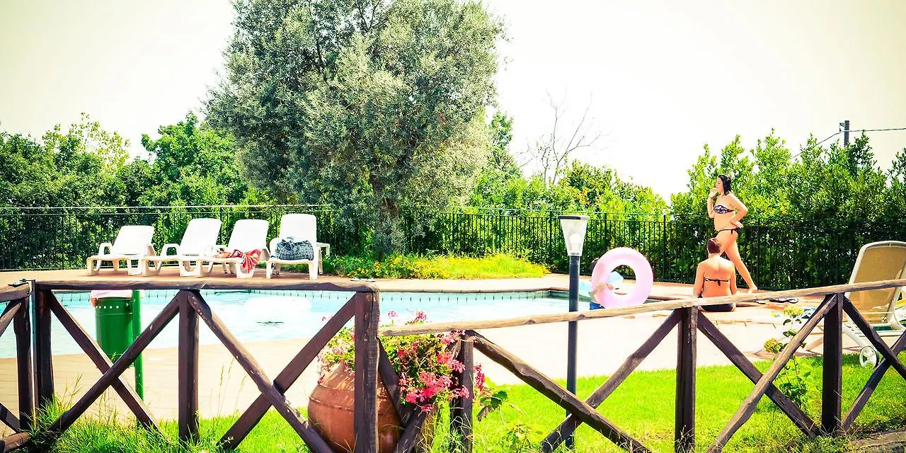 Farm stay Le Case Del Merlo Turismo Rurale Milo Italy